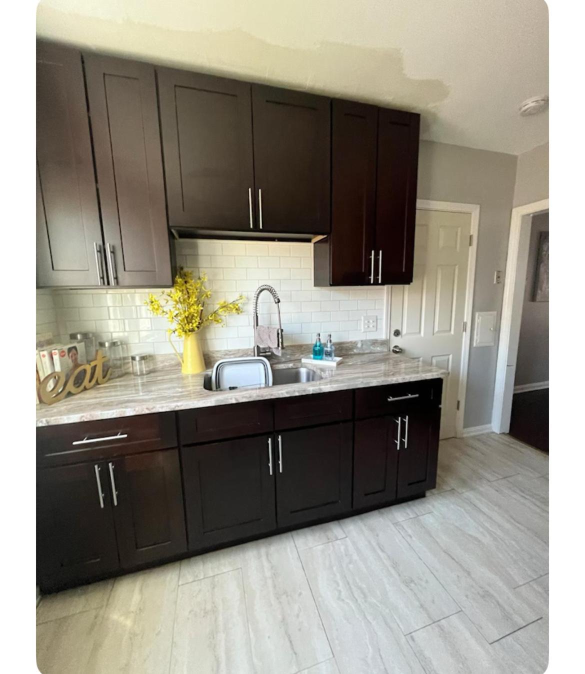 Cozy, Upstairs Apartment Pets Welcome With Fee Family Friendly Close To Everything Cleveland Exterior foto